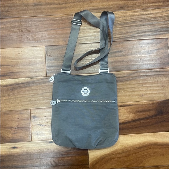 Crossbody Baggallini Bag - Stylish Gray crossbody unisex Bag - Picture 2 of 5